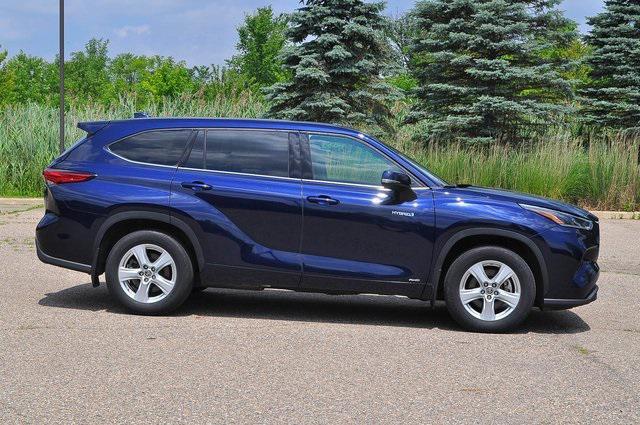 used 2021 Toyota Highlander Hybrid car, priced at $32,500