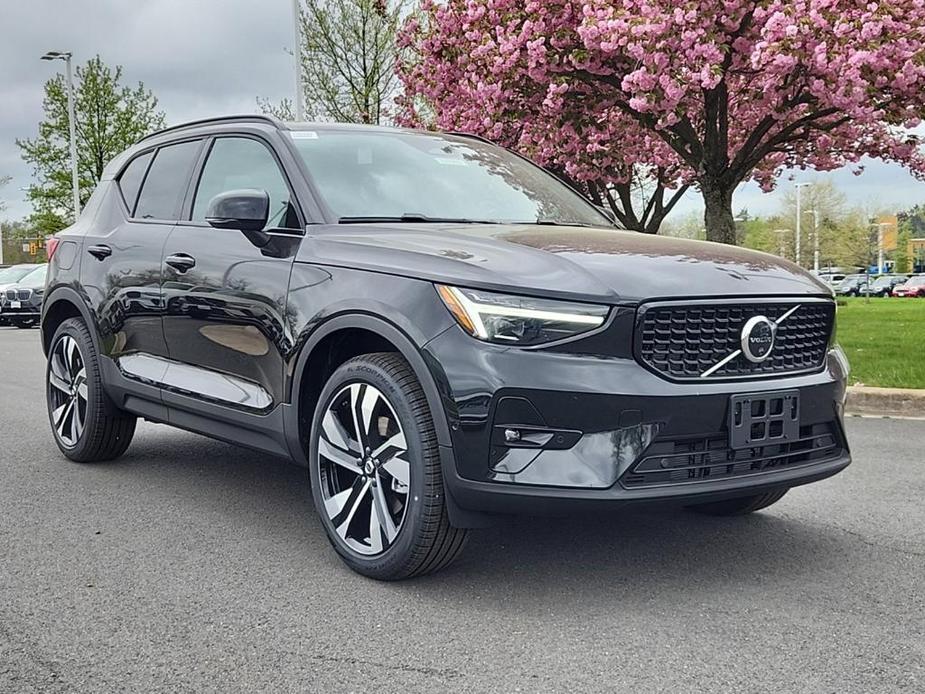 new 2024 Volvo XC40 car, priced at $50,000