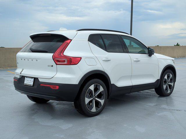 new 2025 Volvo XC40 car