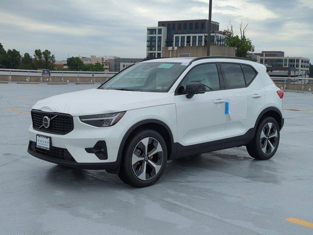 new 2025 Volvo XC40 car