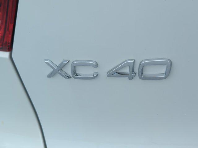 new 2025 Volvo XC40 car