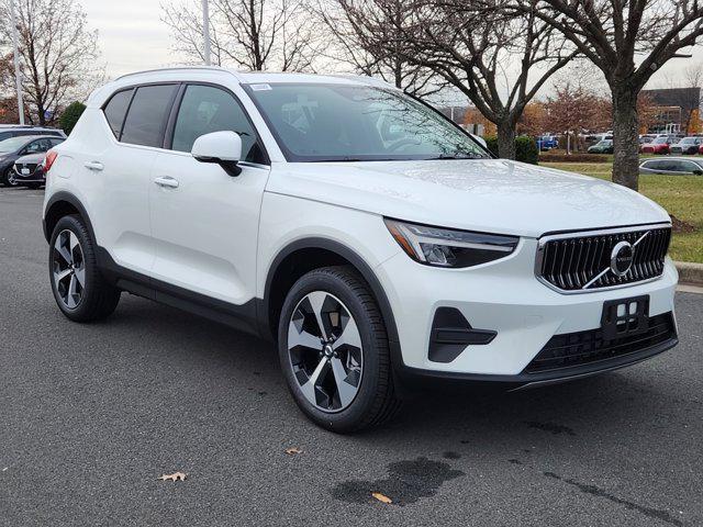 new 2025 Volvo XC40 car, priced at $46,015