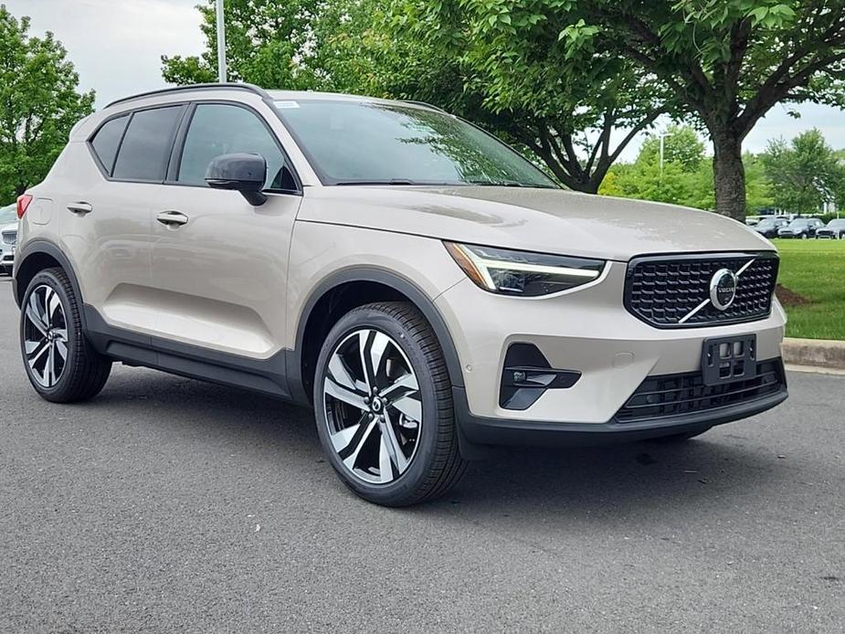 new 2024 Volvo XC40 car, priced at $52,410