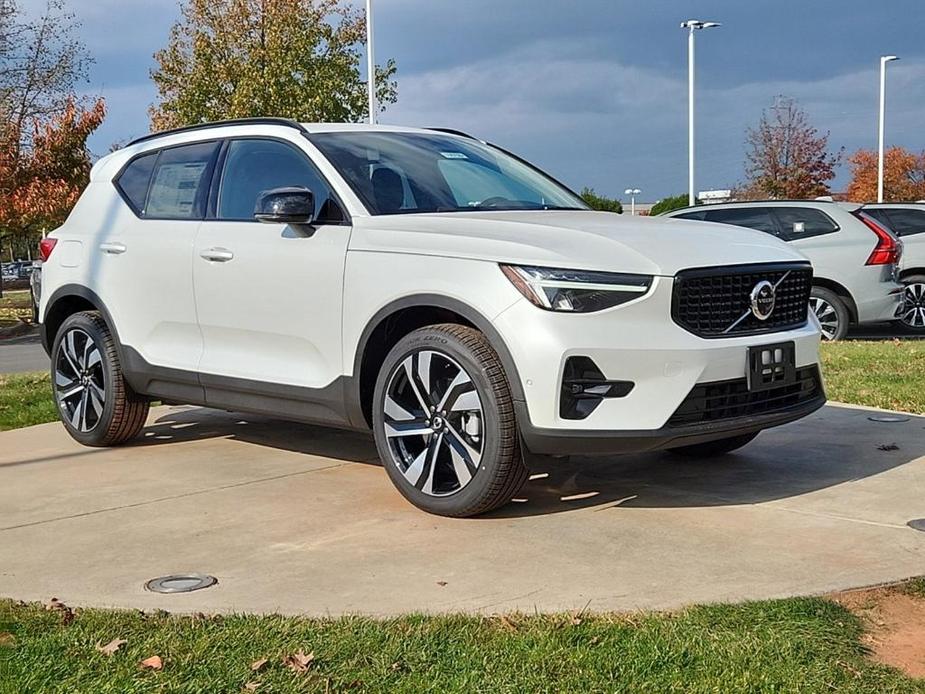 new 2024 Volvo XC40 car, priced at $48,020