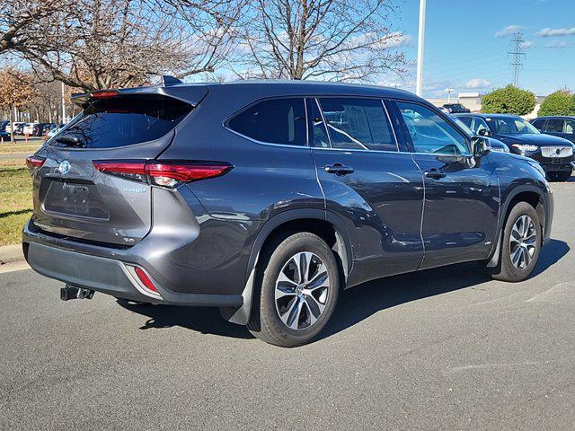 used 2022 Toyota Highlander Hybrid car, priced at $40,330