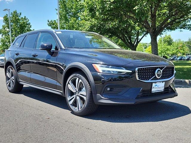 new 2024 Volvo V60 Cross Country car, priced at $53,290