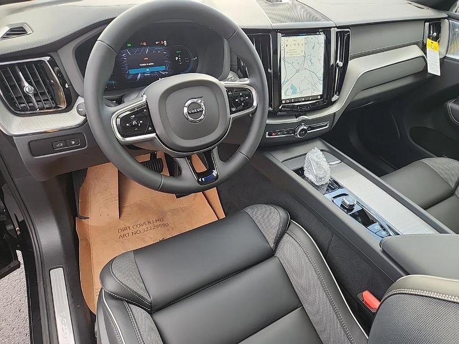new 2024 Volvo XC60 Recharge Plug-In Hybrid car