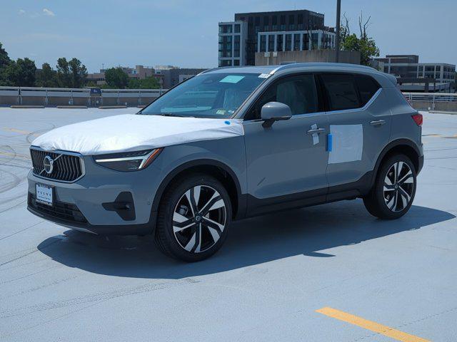 new 2025 Volvo XC40 car