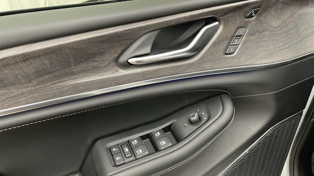 new 2025 Jeep Grand Cherokee L car, priced at $64,265