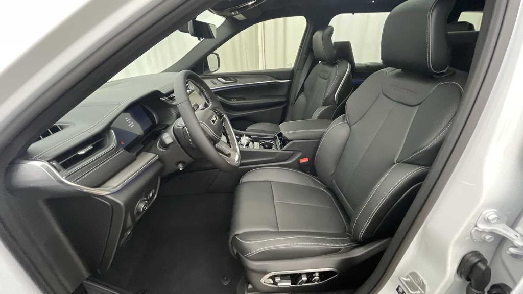 new 2025 Jeep Grand Cherokee L car, priced at $64,265