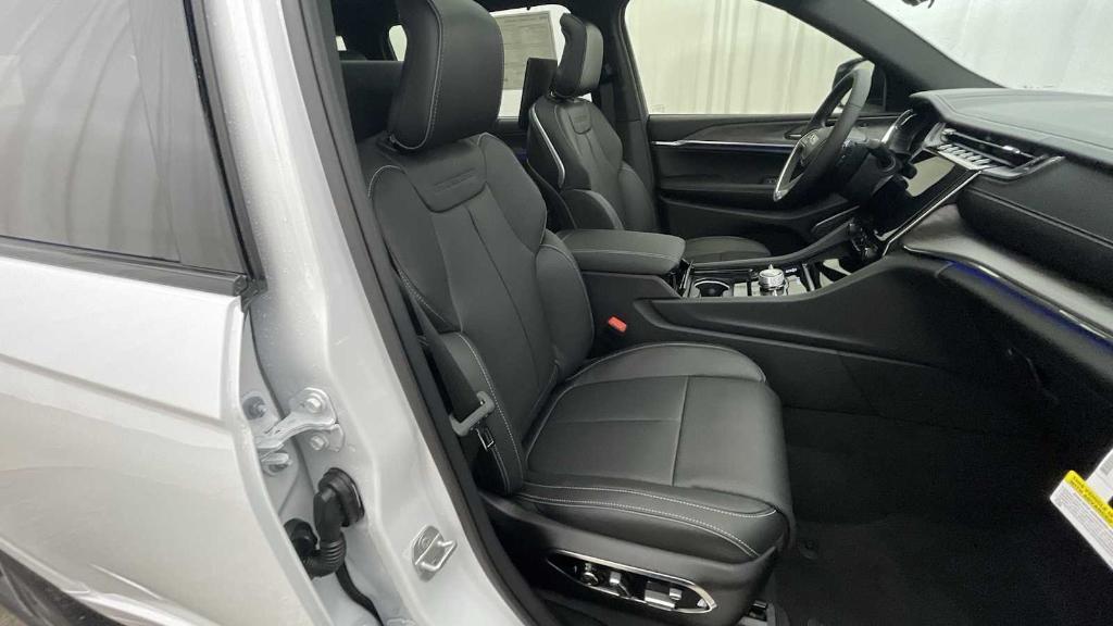 new 2025 Jeep Grand Cherokee L car, priced at $64,265