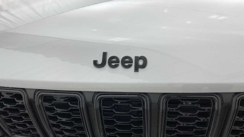 new 2024 Jeep Grand Cherokee car, priced at $46,248