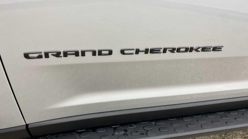 new 2024 Jeep Grand Cherokee car, priced at $46,248