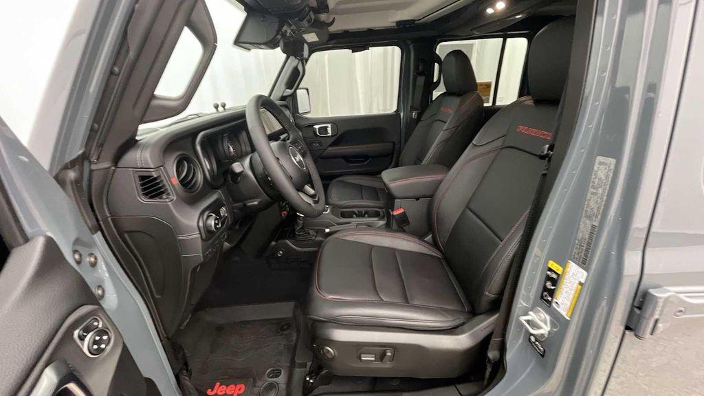 used 2025 Jeep Gladiator car, priced at $45,998