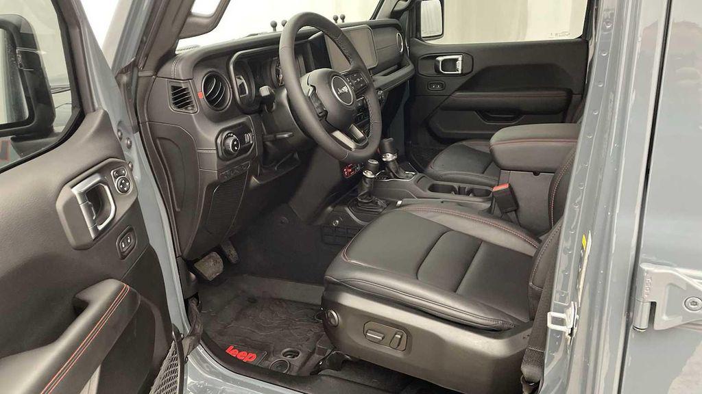 used 2025 Jeep Gladiator car, priced at $45,998