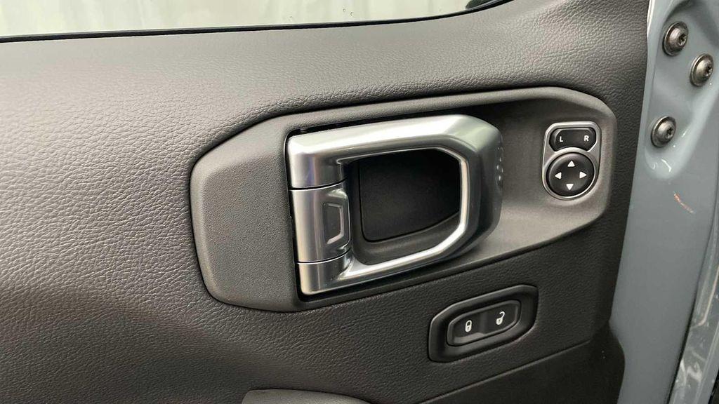 used 2025 Jeep Gladiator car, priced at $45,998