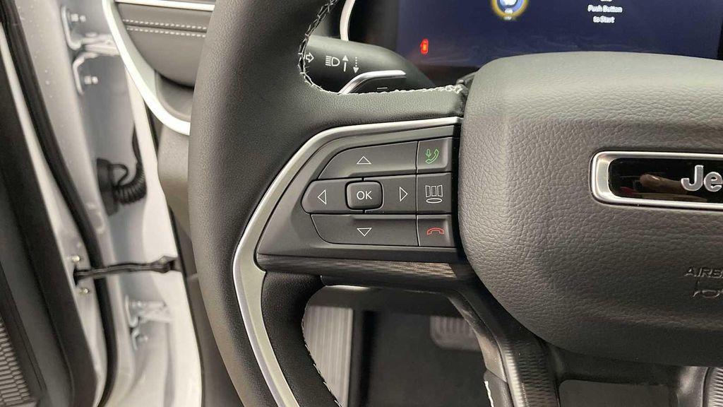new 2025 Jeep Grand Cherokee L car, priced at $47,904