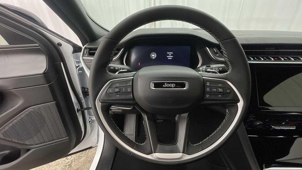 new 2025 Jeep Grand Cherokee L car, priced at $47,904