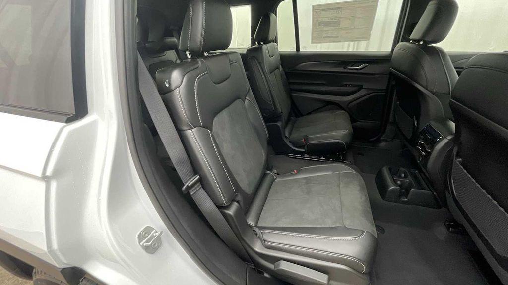 new 2025 Jeep Grand Cherokee L car, priced at $47,904