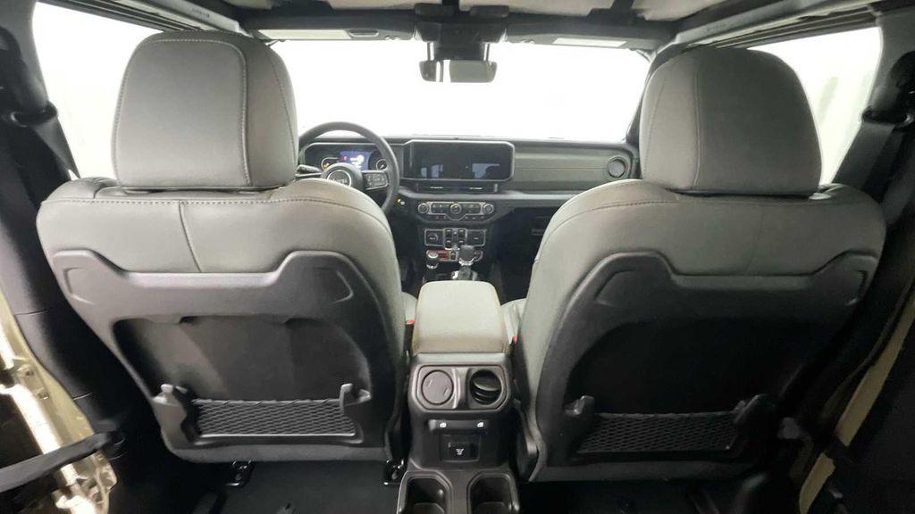 new 2025 Jeep Gladiator car, priced at $55,001