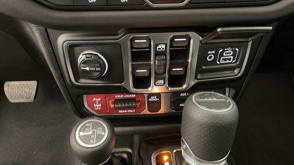 new 2025 Jeep Gladiator car, priced at $55,001