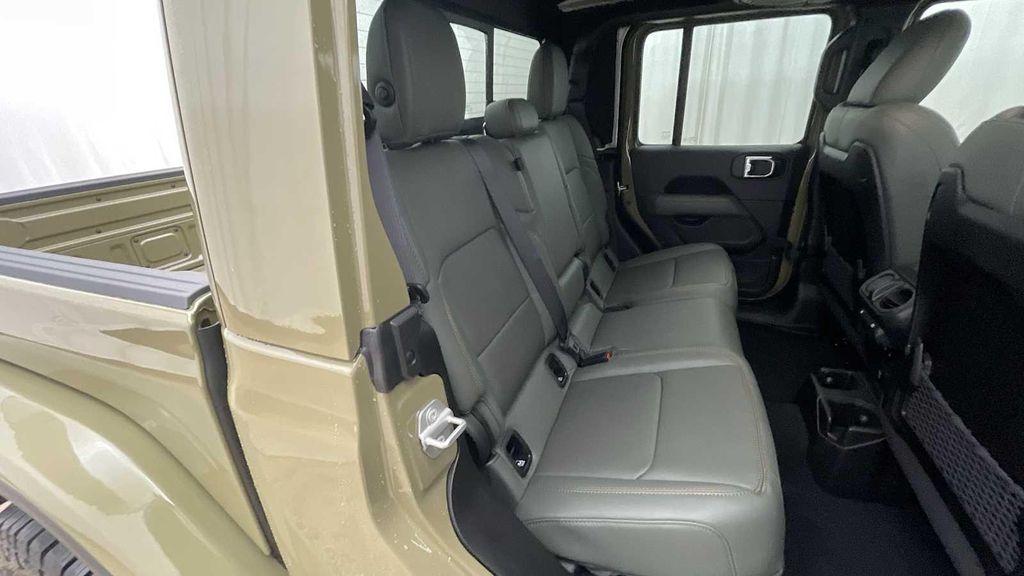new 2025 Jeep Gladiator car, priced at $55,001
