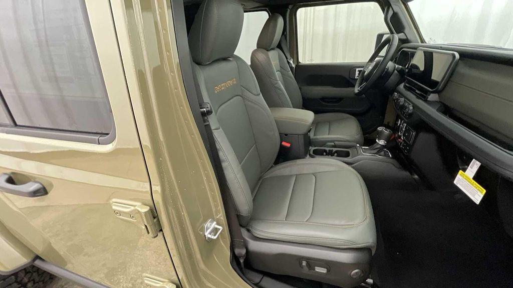 new 2025 Jeep Gladiator car, priced at $55,001