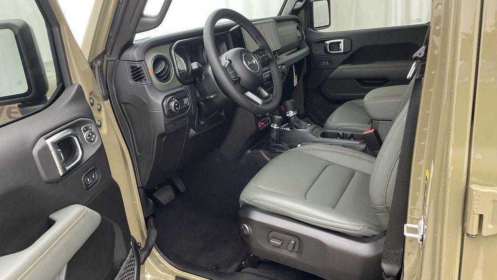 new 2025 Jeep Gladiator car, priced at $55,001