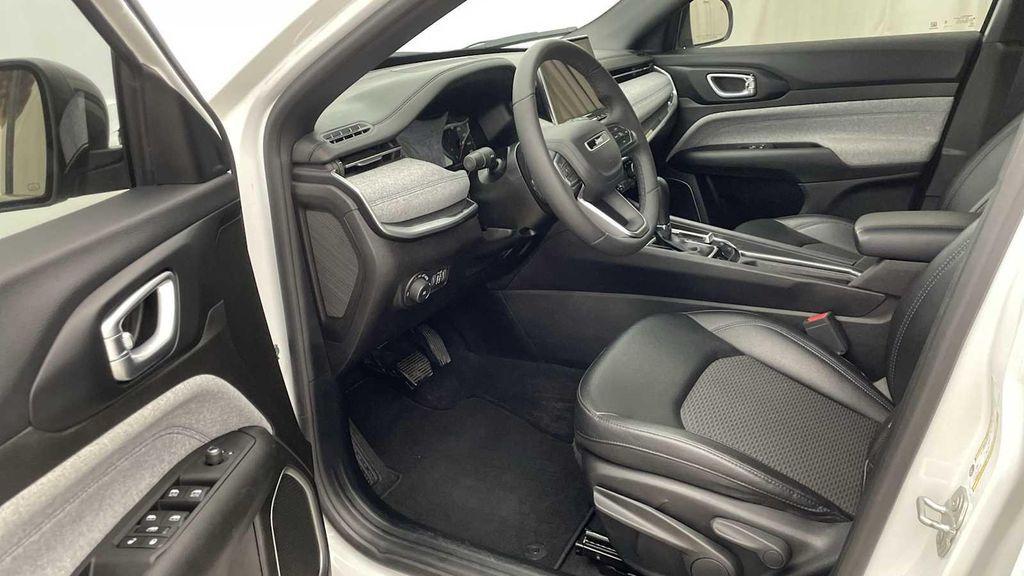 used 2024 Jeep Compass car, priced at $25,900