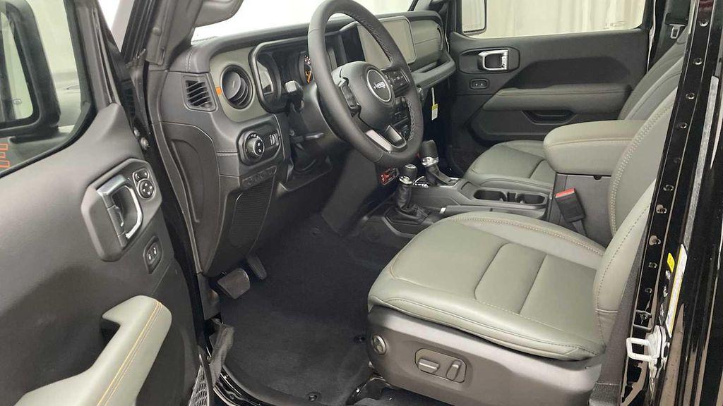 new 2025 Jeep Gladiator car, priced at $53,055