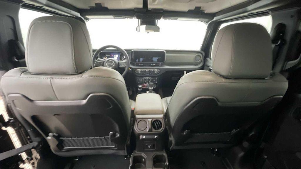 new 2025 Jeep Gladiator car, priced at $53,055