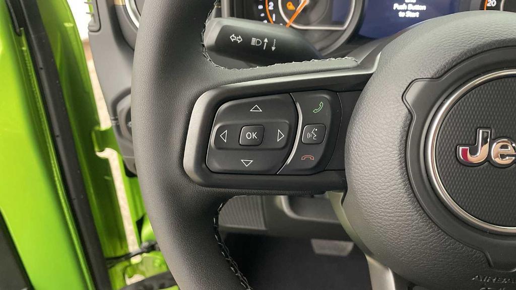 new 2025 Jeep Gladiator car, priced at $43,645