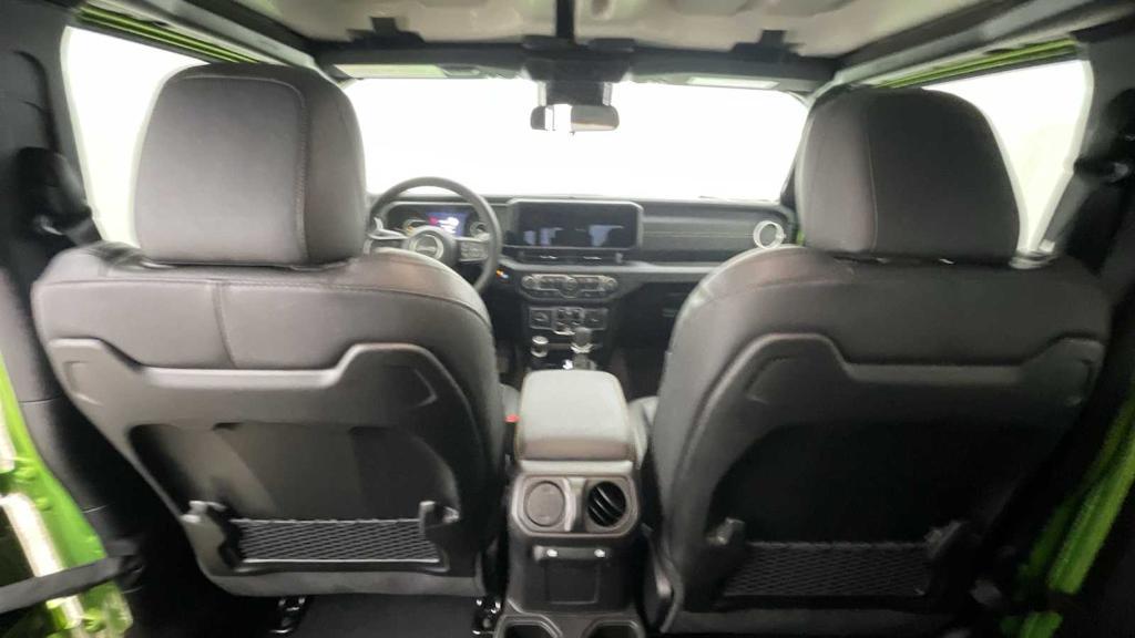 new 2025 Jeep Gladiator car, priced at $43,645