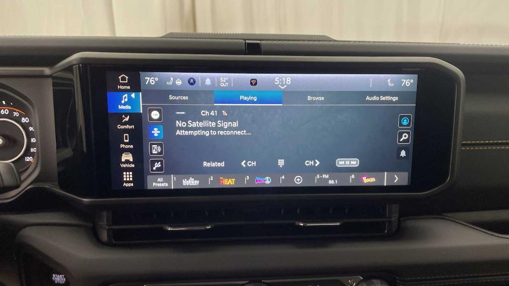 new 2025 Jeep Gladiator car, priced at $43,645