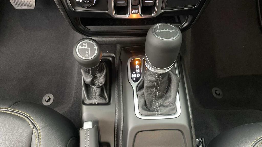 new 2025 Jeep Gladiator car, priced at $43,645