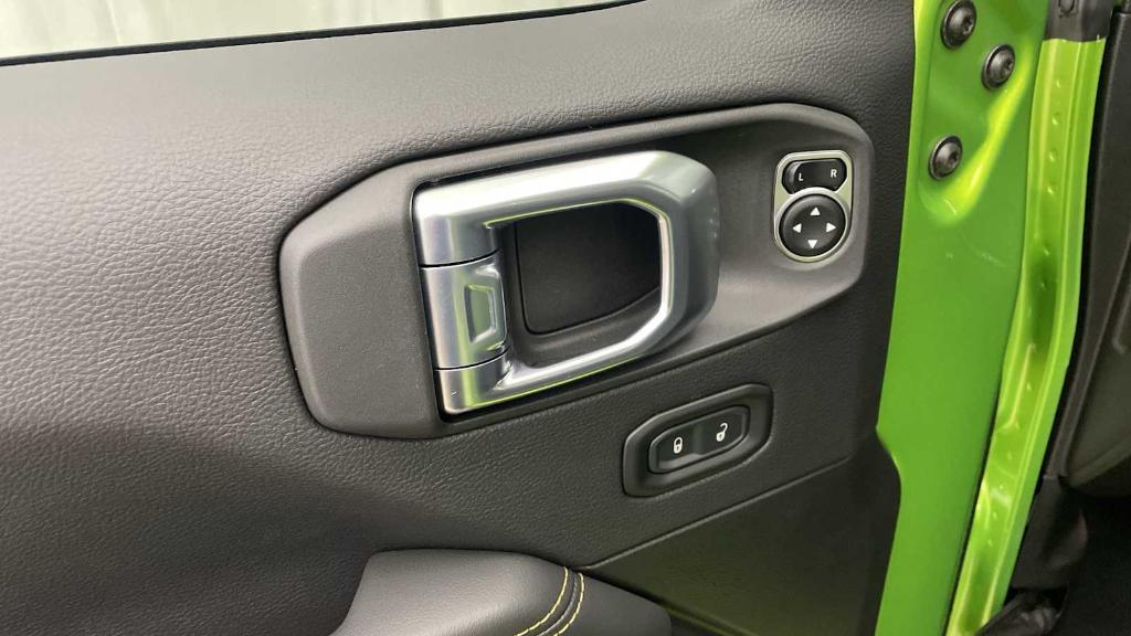 new 2025 Jeep Gladiator car, priced at $43,645