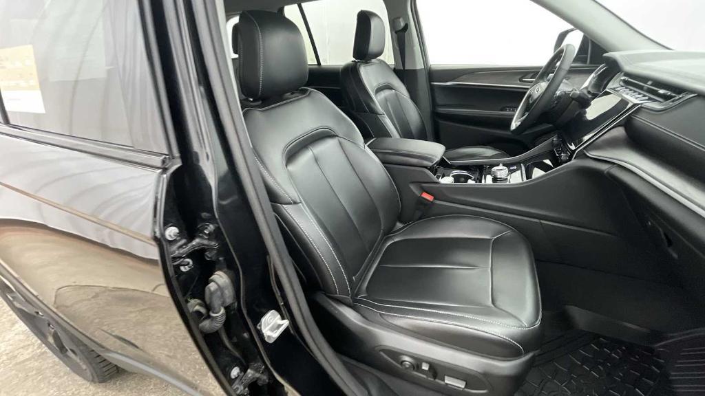 used 2023 Jeep Grand Cherokee car, priced at $30,500