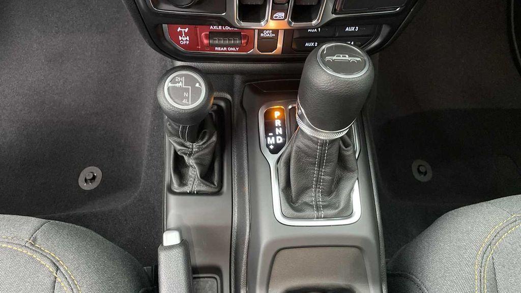 new 2025 Jeep Gladiator car, priced at $45,715