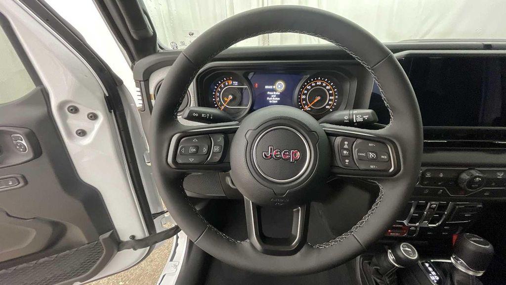 new 2025 Jeep Gladiator car, priced at $45,715