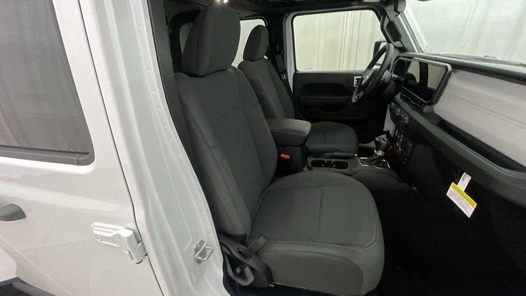 new 2025 Jeep Gladiator car, priced at $45,715