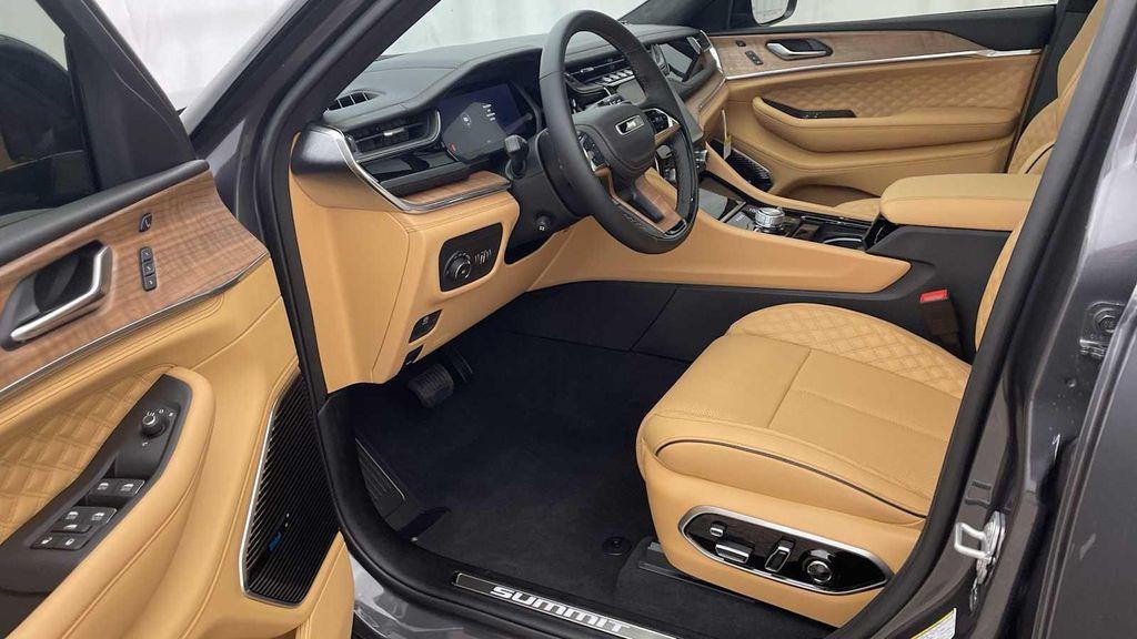 new 2025 Jeep Grand Cherokee L car, priced at $69,630