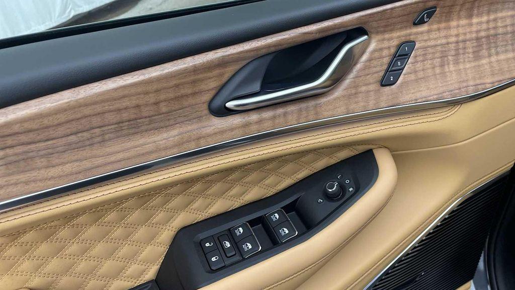 new 2025 Jeep Grand Cherokee L car, priced at $69,630