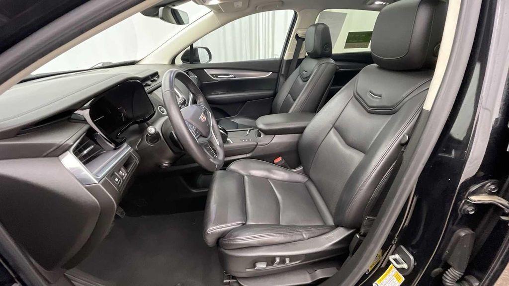 used 2017 Cadillac XT5 car, priced at $22,498