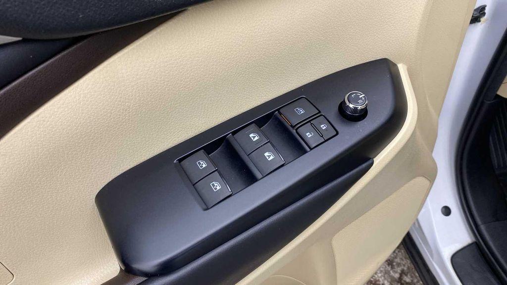 used 2018 Toyota Highlander car, priced at $23,499