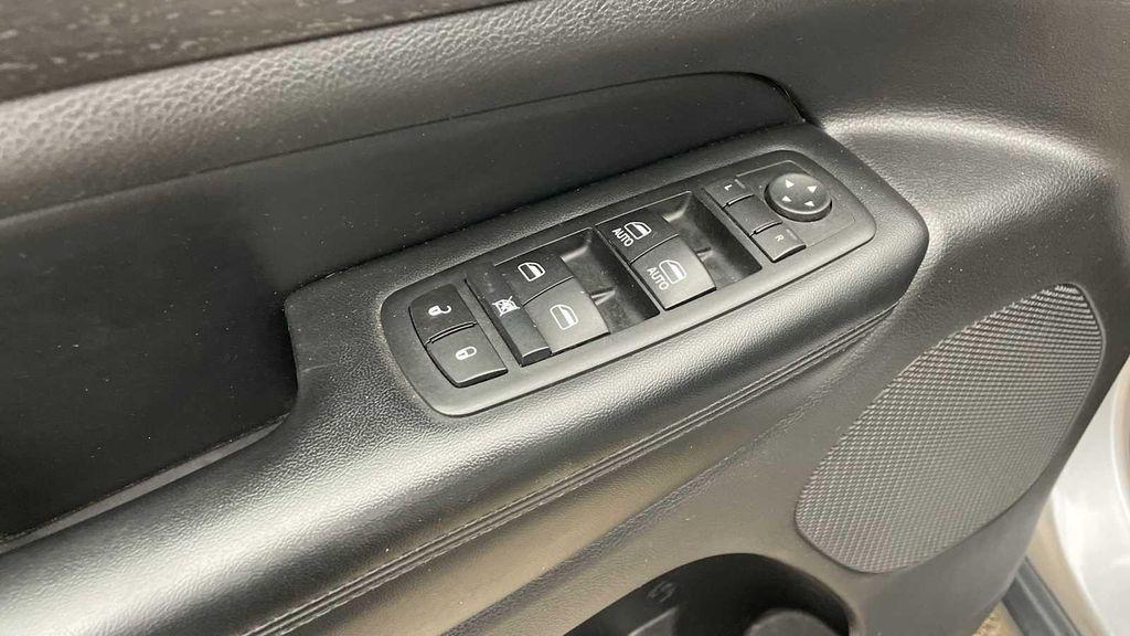 used 2017 Jeep Grand Cherokee car, priced at $17,999