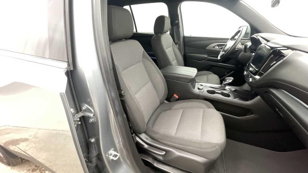 used 2023 Chevrolet Traverse car, priced at $29,998