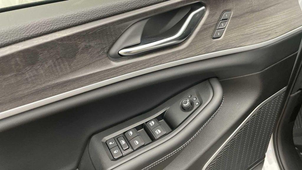 new 2025 Jeep Grand Cherokee L car, priced at $55,136