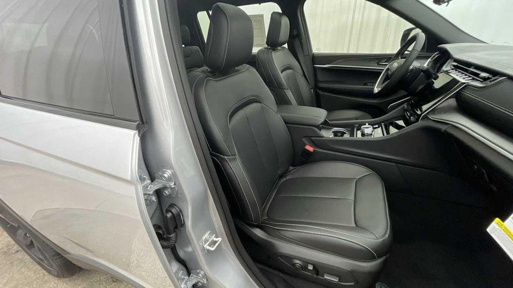 new 2025 Jeep Grand Cherokee L car, priced at $55,136