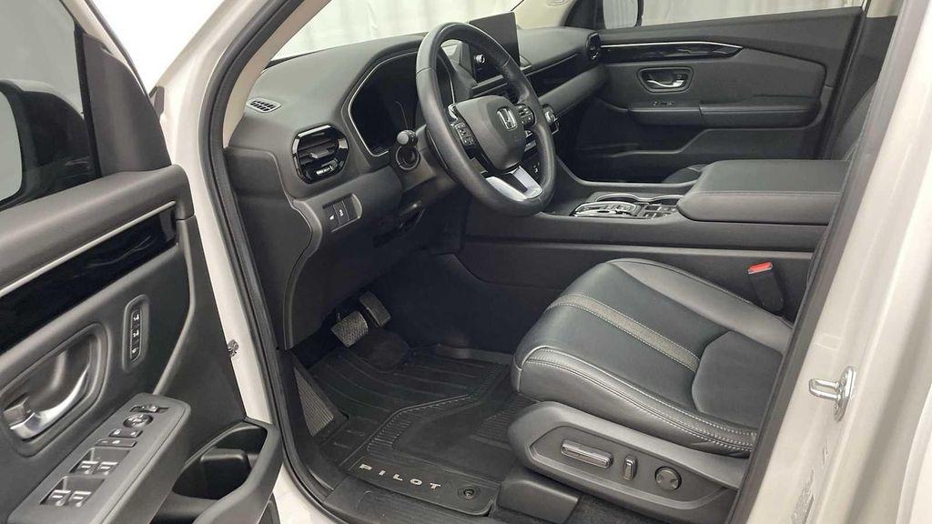 used 2024 Honda Pilot car, priced at $43,998