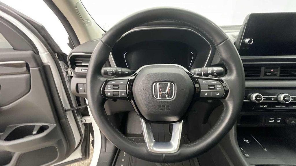 used 2024 Honda Pilot car, priced at $43,998